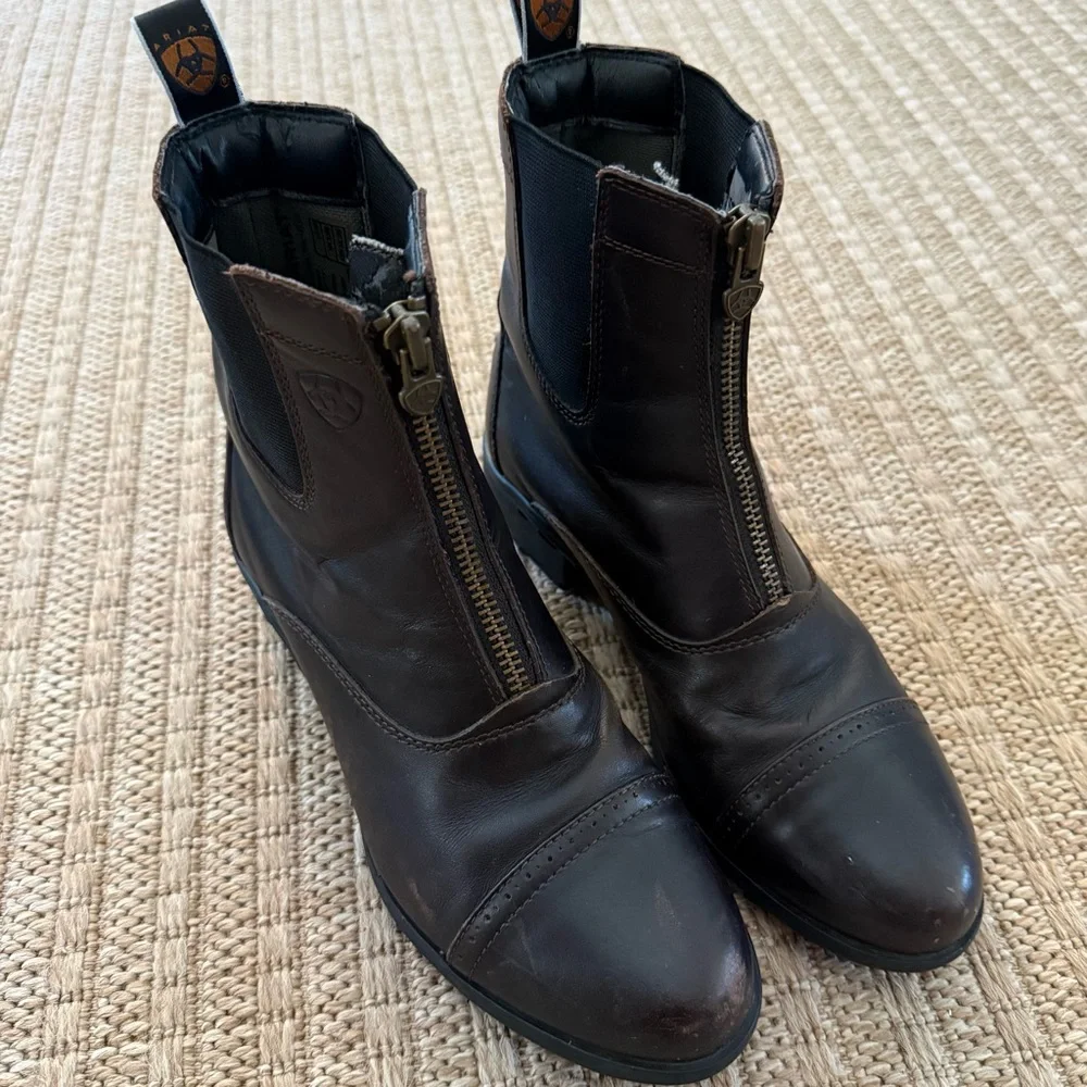 ARIAT HERITAGE BREEZE PADDOCK ENGLISH RIDING BOOTS - ROUND TOE size 8B (narrow) - Picture 4 of 13